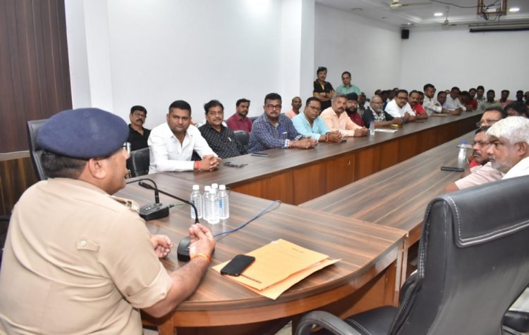 दुर्ग-भिलाई : दुर्गोत्सव समितियों संग पुलिस की बैठक, साउंड सिस्टम पर मिली गाइडलाइन, 125 से अधिक आयोजकों ने लिया हिस्सा