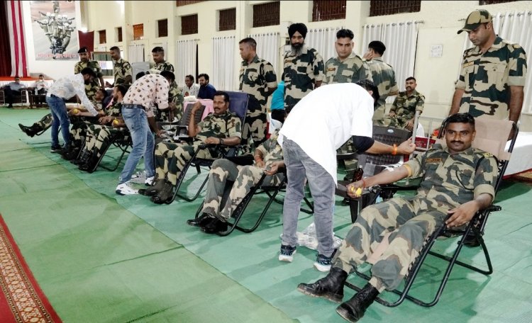 राष्ट्रीय स्वैच्छिक रक्तदान दिवस के उपलक्ष्य में सीमा सुरक्षा बल का प्रेरक आयोजन, भिलाई में सफल रक्तदान शिविर सम्पन्न