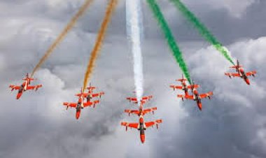 राज्योत्सव पर वायु सेना की टीम का रोमांचक एयर शो, सेंध जलाशय के ऊपर आसमां में गूंजा ‘जय जोहार’ और ‘छत्तीसगढ़िया सबले बढ़िया’