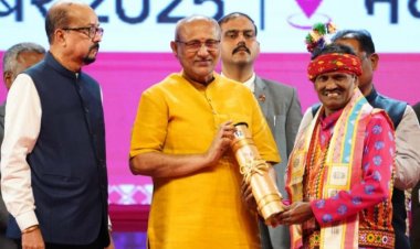 रिखी को उपराष्ट्रपति के हाथों मिला राज्य अलंकरण, बोले-कला का हुआ सम्मान