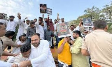 छत्तीसगढ़ में SIR का विरोध : निर्वाचन आयोग कार्यालय घेरने जा रहे कांग्रेसियों को पुलिस ने रोका