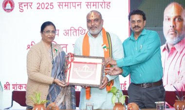 श्री शंकराचार्य महाविद्यालय में हुनर फेस्ट -25 का रैंप वॉक ने बिखेरी छटा,शामिल हुए दुर्ग ग्रामीण विधायक ललित चंद्राकर