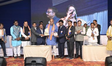 संविधान दिवस पर “जय भीम” के नारों से गूंज उठी बौद्ध भूमि