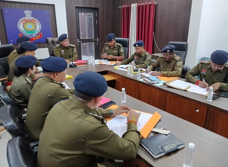 अपराध नियंत्रण को लेकर दुर्ग पुलिस की बड़ी बैठक, एसएसपी ने दिए कड़े निर्देश