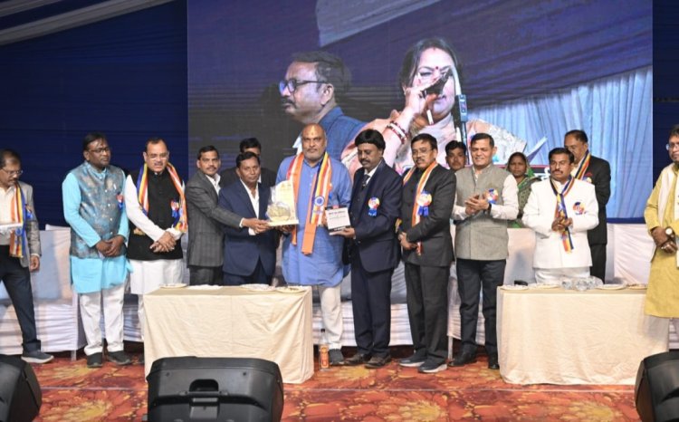 संविधान दिवस पर “जय भीम” के नारों से गूंज उठी बौद्ध भूमि