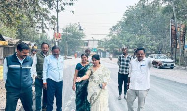 महापौर अलका बाघमार ने लिया गुणवत्ता का जायजा,चर्च रोड से श्रमवीर चौक तक डामरीकरण कार्य में तेजी