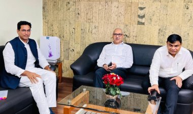 भिलाई स्टील प्लांट के DIC से मिले देवेंद्र यादव,  रिटेंशन स्कीम से आबंटित आवास, मिनिमम वेज, टाउनशिप मार्केट के लीज नवीनीकरण, सेक्टर 9 हॉस्पिटल के निजीकरण, सहित विभिन्न मुद्दों पर हुई बातचीत 