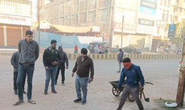आयुक्त सुमित अग्रवाल का औचक निरीक्षण: अतिक्रमण हटाने और सफाई में लापरवाही पर नाराज़गी