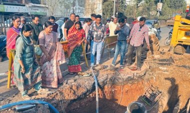 गंजपारा कब्रिस्तान के पास मेन पाइप लाइन लीकेज सुधार का महापौर ने किया निरीक्षण