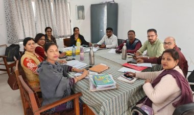 शिक्षकों को विषयवार प्रश्न पत्र बनाने ''डाइट'' में जारी है प्रशिक्षण,ब्लू प्रिंट पर आधारित प्रश्न निर्माण प्रशिक्षण कार्यशाला आयोजित  