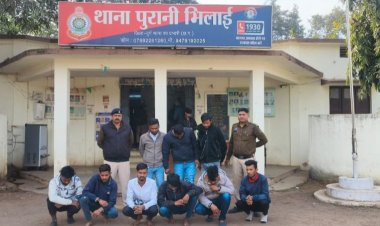 दुर्ग पुलिस की बड़ी कार्रवाई: दो अलग-अलग जगहों पर जुआ फड़ पर रेड, 12 जुआरी गिरफ्तार