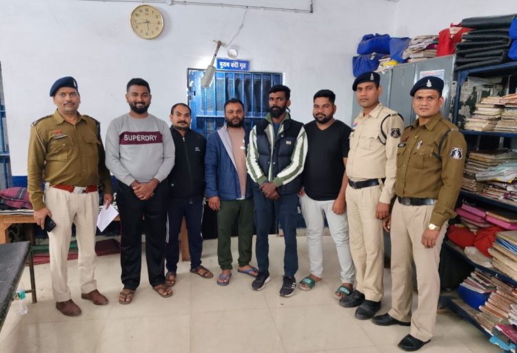 बिना अनुमति मार्ग अवरुद्ध कर उग्र प्रदर्शन करने वाले 05 प्रदर्शनकारी पुलिस हिरासत में