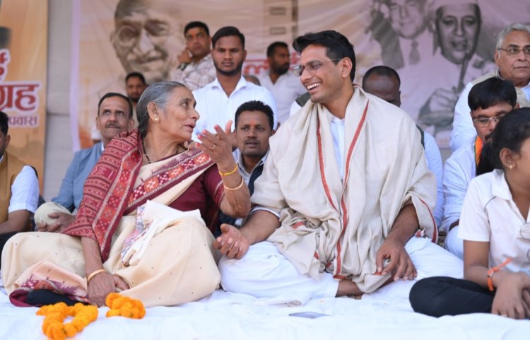 शासन-प्रबंधन से बातचीत तक जारी रहेगा विधायक देवेंद्र यादव का अनशन, 10 हजार से ज्यादा लोगों का मिला समर्थन