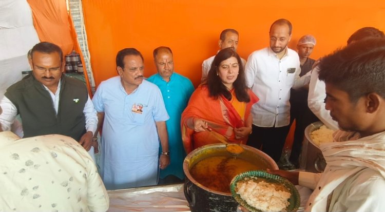 भिलाई हनुमंत कथा में विशाल भंडारा बना श्रद्धालुओं का सहारा, 150 लोगों की टीम कर रही निस्वार्थ सेवा