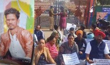 सेंट्रल जेल में कैदी ने लगाई फांसी, धरने पर बैठे परिजन, जेल प्रशासन पर प्रताड़ना का लगाया आरोप