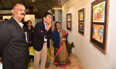 जापानी कला पारखी ने सराहा विशेष बच्चों की पेंटिंग को