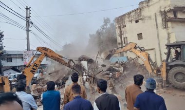 रायपुर : नाबालिग से दुष्कर्म आरोपी अब्दुल सज्जाद अंसारी का अवैध निर्माण निगम ने किया ध्वस्त