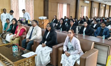 कार्यस्थल पर सुरक्षित एवं सम्मानजनक वातावरण के लिए जिला न्यायालय दुर्ग में विशेष कार्यशाला आयोजित