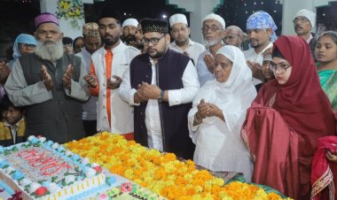 बाबा ताजुद्दीन के जन्मदिन पर तकरीर और लंगर में जुटे अकीदतमंद, की गईं दुआएं 