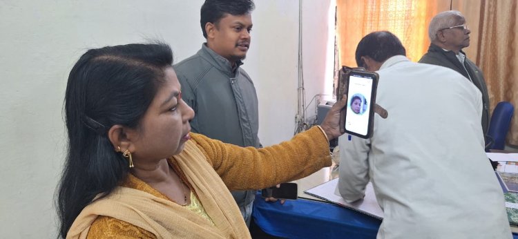 ऑनलाइन अटेंडेंस व्यवस्था से बढ़ी कार्यालयीय अनुशासन और पारदर्शिता, सभी विभागों में समयपालन का दिख रहा असर