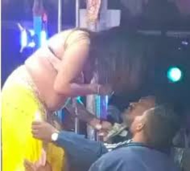 छत्तीसगढ़ : अश्लील डांस का वीडियो वायरल होते ही एक्शन, दो पुलिसकर्मी लाइन अटैच; एसडीएम की मौजूदगी बनी सवाल