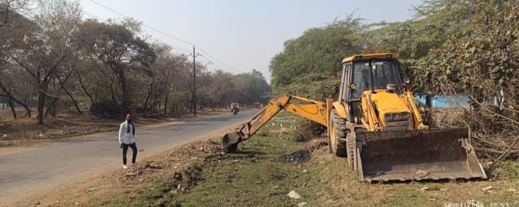 भाजपा कार्यकर्ताओं ने चलाया सफाई अभियान, बदबू और मच्छरों से मिली राहत,वार्ड-67 में स्थानीय नागरिकों के सहयोग से की सफाई
