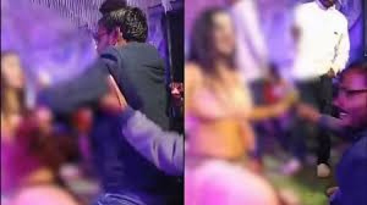 गरियाबंद-सूरजपुर के बाद अब इस जिले में अश्लील डांस, डांसर के ठुमकों पर रोजगार सहायक ने जमकर लुटाए पैसे