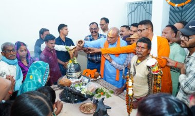 दुर्ग ग्रामीण विधान सभा क्षेत्र में आयोजित महाशिवरात्रि के पूजा कार्यक्रम में शामिल हुए दुर्ग ग्रामीण विधायक ललित चंद्राकर