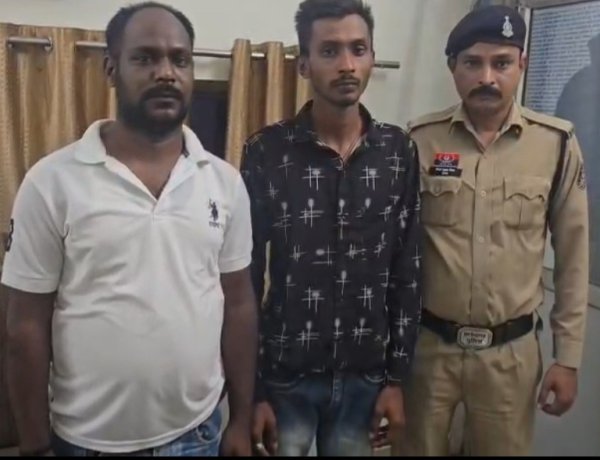दुर्ग : Meesho ई-कॉमर्स प्लेटफॉर्म के माध्यम से प्रतिबंधित धारदार हथियार की डिलीवरी करने वाले 02 आरोपी गिरफ्तार
