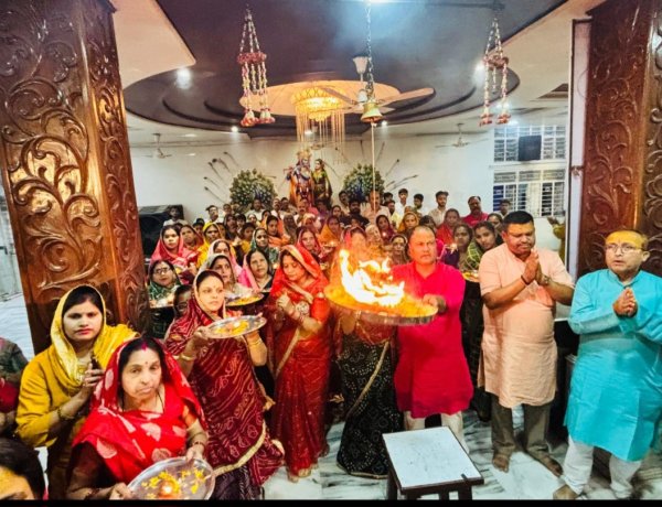 सत्तीचौरा माँ दुर्गा मंदिर, गंजपारा दुर्ग में अभिषेक, महाआरती, प्रसादी एवं आतिशबाजी के साथ मनाया गया मंदिर का विशेष दिन