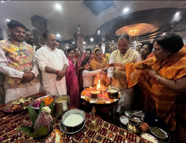 भक्ति गीतों और ढोल-नगाड़ों की धुन पर श्रद्धालु झूमते नजर आए,दुर्ग में निकली पहली बार फाल्गुन एकादशी को बाबा श्याम की ऐतिहासिक निशान ध्वज यात्रा