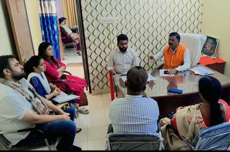 प्रभारी देव नारायण चंद्राकर की अध्यक्षता में समिति के सदस्यों के साथ बैठक में 1.20 करोड़ के नाला निर्माण सहित कई महत्वपूर्ण कार्यों पर निगम की मुहर