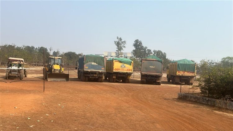 दुर्ग में अवैध उत्खनन पर बड़ी कार्रवाई: जेसीबी, ट्रैक्टर सहित 4 हाईवा जब्त