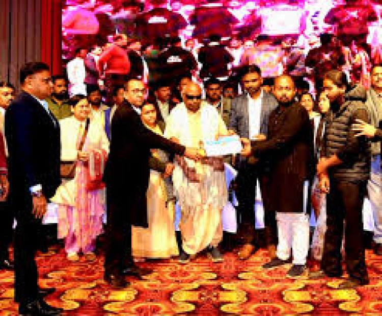 बॉलीवुड सिंगर कनिका कपूर की धमाकेदार प्रस्तुति के साथ मैनपाट महोत्सव 2026 का हुआ भव्य समापन