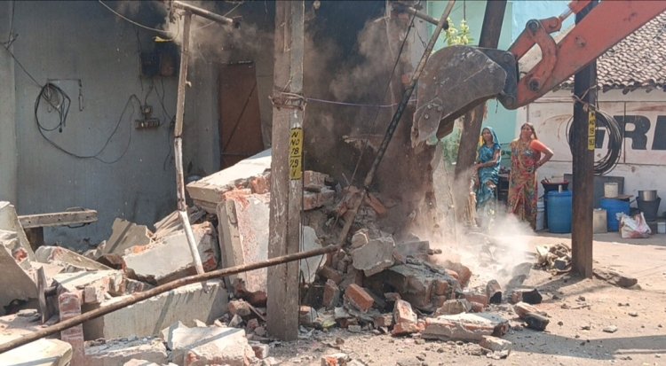 दुर्ग में हत्या कांड: मुख्य आरोपी पर दोहरी कार्रवाई, जेल के साथ अवैध निर्माण पर बुलडोजर