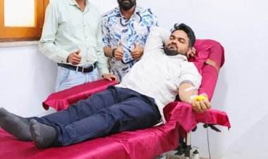 रमजान में इंसानियत की मिसाल: रोजा तोड़कर आरिफ अय्यूब ने किया रक्तदान, बचाई मरीज की जान