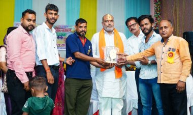 लोक संस्कृति के रंग में रंगा दुर्ग ग्रामीण क्षेत्र, फाग प्रतियोगिता में शामिल हुए विधायक ललित चंद्राकर