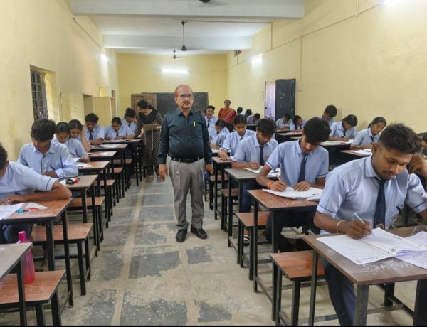 उड़नदस्ता दल ने किया विभिन्न केंद्रों का औचक निरीक्षण