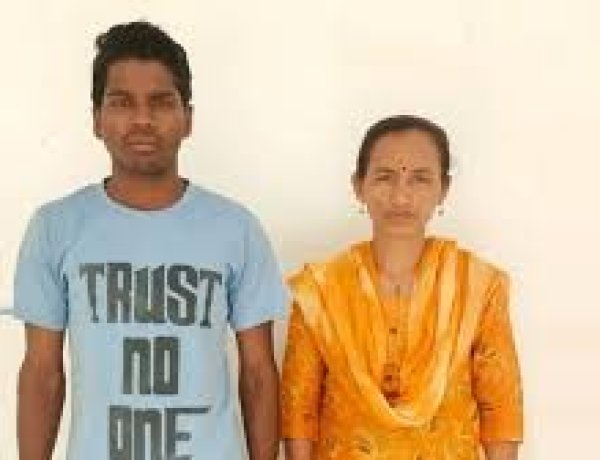 “बंदूक, भय और नसबंदी: बस्तर की माओवादी बटालियन का खौफनाक सच”