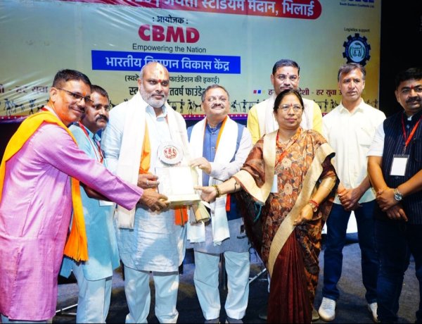 स्थानीय उद्योग को बढ़ावा देने स्वदेशी मेले में पहुंचे विधायक ललित चंद्राकर