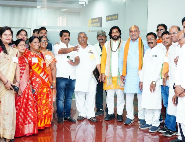 दुर्ग ग्रामीण विधायक ललित चंद्राकर के नेतृत्व में यादव समाज के जनप्रतिनिधियों ने देखी विधान सभा सत्र की कार्यवाही