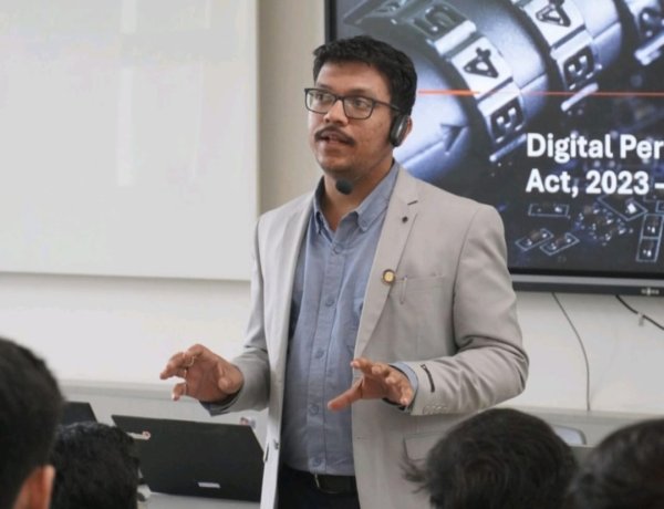 नागपुर यूनिवर्सिटी में गूंजा भिलाई का नाम, डॉ. अमित पाढ़ी ने दिया डेटा प्राइवेसी पर व्याख्यान