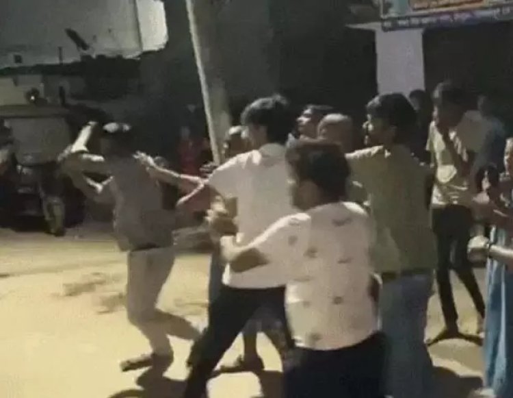 डायल-112 के ड्राइवर पर धर्मांतरण रैकेट चलाने का आरोप, गुंडे बुलाकर पड़ोसी को पिटवाया