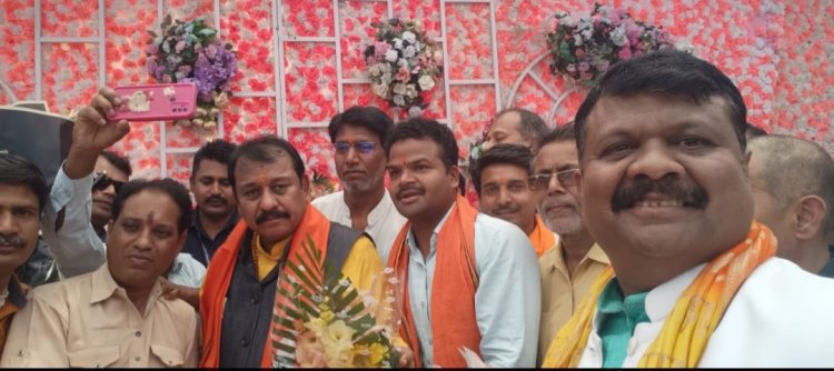 सांसद विजय बघेल के जन्मदिन पर प्रशांत कुमार क्षीरसागर सहित समर्थकों ने दी बधाई