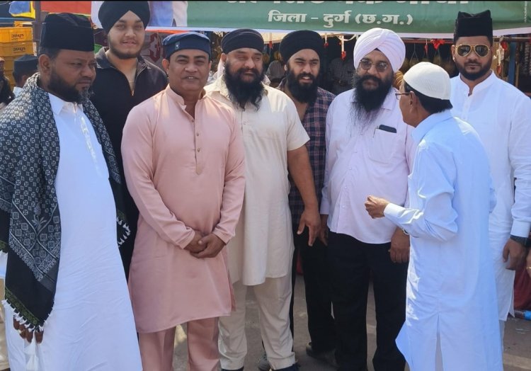 नमाज के बाद गले मिलकर दी ईद की मुबारकबाद, भिलाई में गूंजा भाईचारे का संदेश