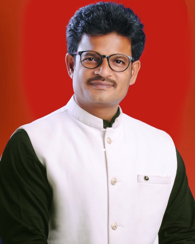 ब्लॉक कांग्रेस कमेटी सुपेला सुपेला कोसा नगर के अध्यक्ष नरसिंह नाथ ने  ब्लॉक की दूसरी सूची जारी  की गई 