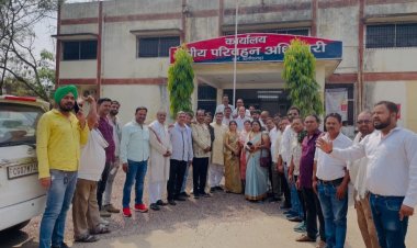 ई-चालान की अधिक जुर्माना राशि लेने से जनता त्रस्त , कांग्रेस ने RTO अधिकारी को सौंपा ज्ञापन