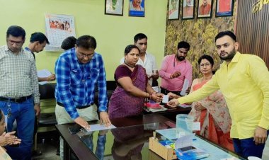 कम कीमत में आधुनिक आवास, लॉटरी से हुआ चयन—महापौर ने बांटे मकान