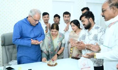 निकिता मिलिंद के जन्मदिन पर भूपेश बघेल ने दी शुभकामनाएँ, धीरज बाकलीवाल रहे मौजूद