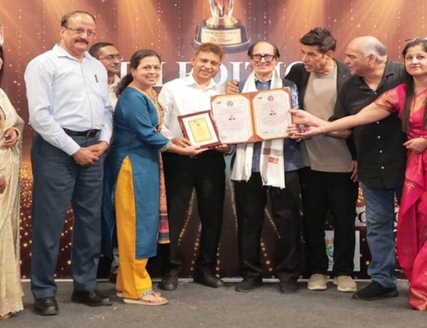 भिलाई के कार्टूनिस्ट राव को दिल्ली में मानद डॉक्टरेट, कला को मिली नई पहचान